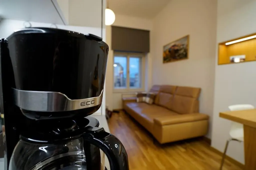 Cozy Apartment With Garage Prága